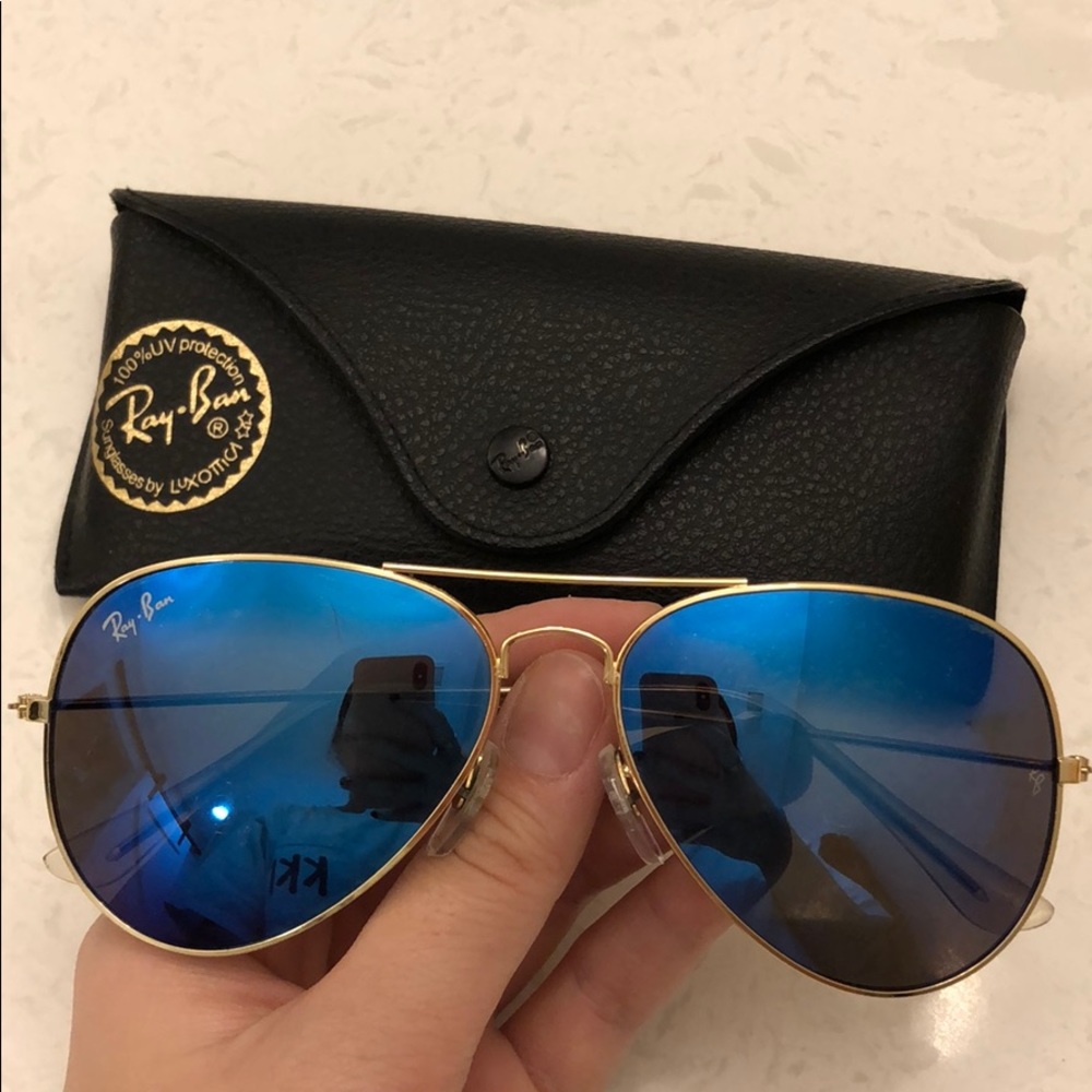 Ray Ban Aviator w/ blue lenses & black case